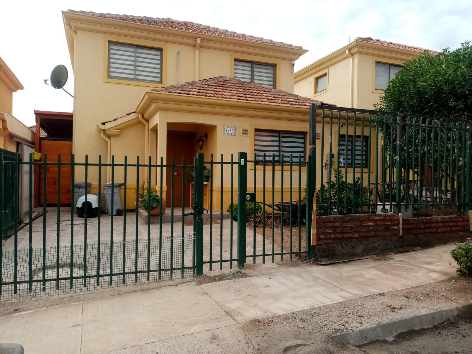 Montaje de reja de seguridad perimetral para casa por Master-Metal